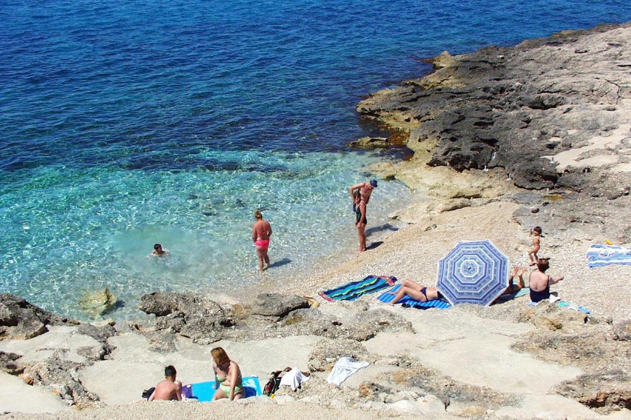 Apartments With A Parking Space Ivan Dolac, Hvar - 15784 Buitenkant foto